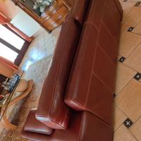 Coppia divani cuoio bordeaux (3+2 posti) perfetti