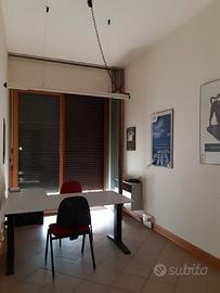 Uffici e garages via Montefalco (AR)