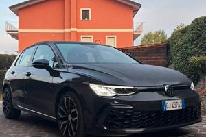 Volkswagen golf 8 2.0 tdi 116cv