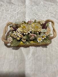 Cestino di fiori di Capodimonte