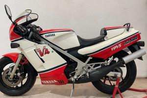 Yamaha RD 500 - 1986