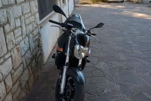 suzuki gsr 600