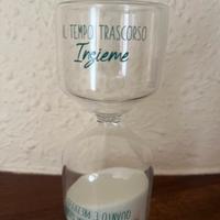 Clessidra in vetro con frasi motivazionali