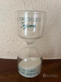 Clessidra in vetro con frasi motivazionali