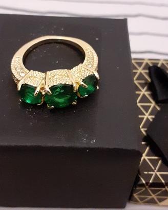 Anello tipo SMERALDO nuovo