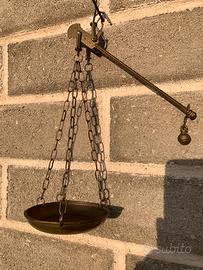 Bilancia antica di ottone piccola da collezione