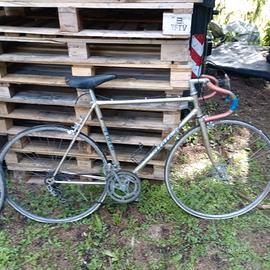 5 Vecchie bici da corsa da restauro 