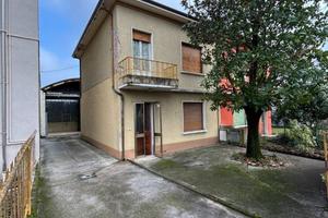 Villa di 100 m² con 4 locali e box auto doppio a Q