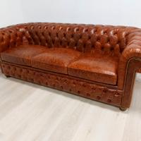 Divano Chesterfield 3 posti pelle vintage marrone