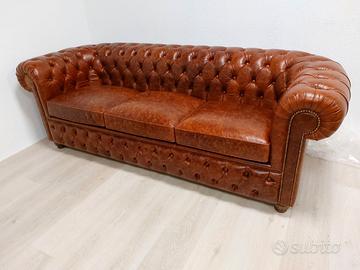 Divano Chesterfield 3 posti pelle vintage marrone