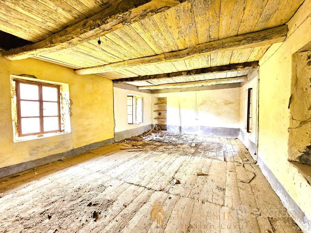 Rustico / Casale di 400 m² con più di 5 locali a P - Altro
