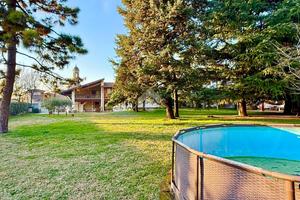 CASA SEMINDIPENDENTE A LURANO