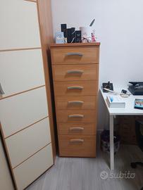 Cameretta con base per letto e cassettiera 