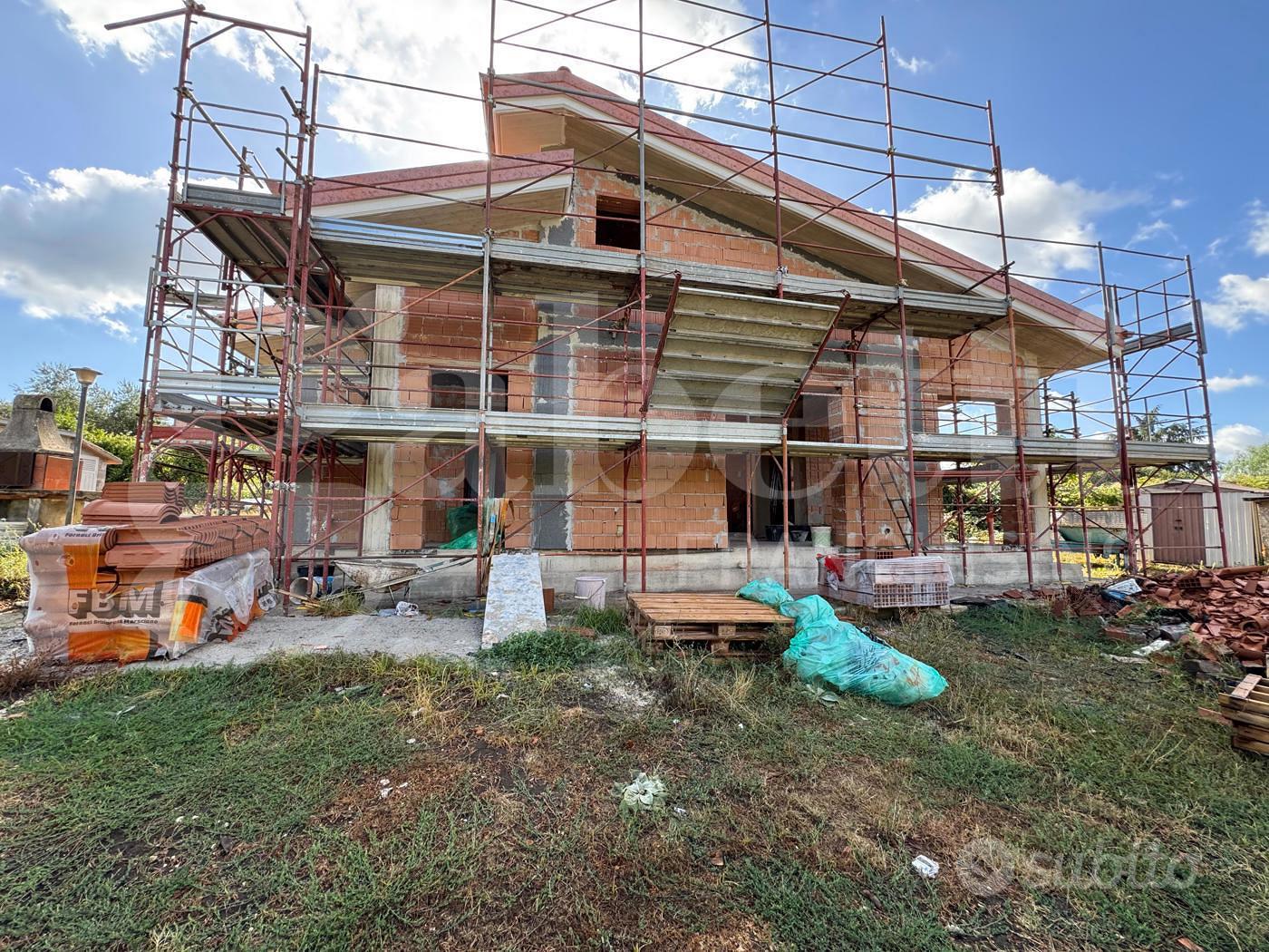 Casa – Marino, Due Santi - Altro