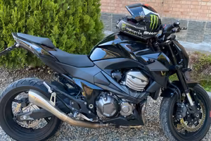 Kawasaki Z800 full black