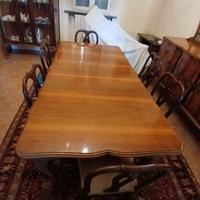 Tavolo in noce con 6 sedie