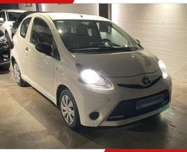 TOYOTA Aygo 1.0 VVT-i 69 CV 3 porte active conec