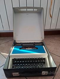 macchina da scrivere  Olivetti 