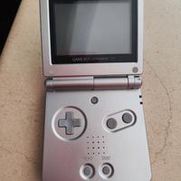 Nintendo Game Boy Advance SP con gioco 