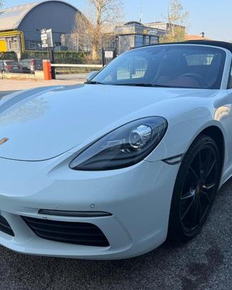 PORSCHE 718 Spyder 2.0 pdk
