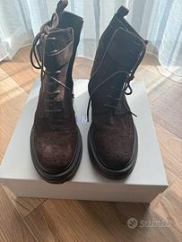 Stivaletto pelle scamosciata marrone - Carmens