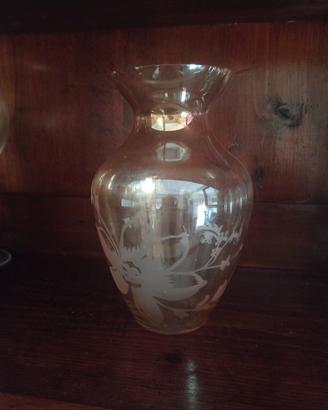 vaso di vetro decorato 