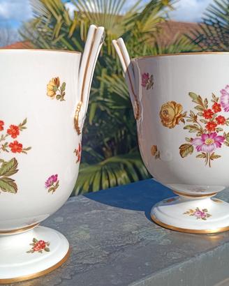 Coppia di cachepot in porcellana con disegni flore