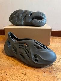 Adidas yeezy foam RNR carbon n.46