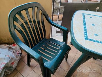 tavolo e sedie in pvc