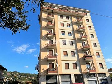 Verbania - Intra, trilocale ristrutturato con asce