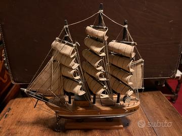 Modellino veliero in legno
