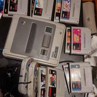 Super Nintendo con cavi, 2 controller e 12 giochi,