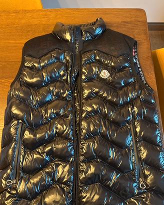Smanicato moncler