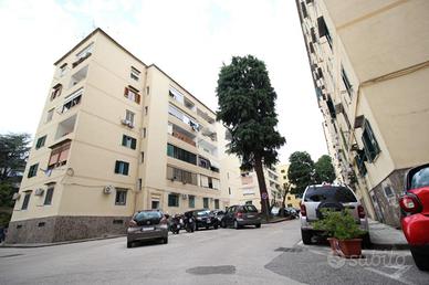 3 LOCALI A NAPOLI