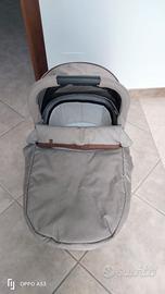 trio composto da navicella, ovetto e passeggino 