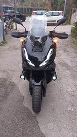 Honda ADV 350 2025 – Nero Lucido Brillantinato – 9