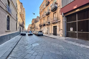 BORGO semi-indipendente ristrutturato