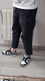 Jeans Pull&Bear Neri "Cropped Fit" Con Catena