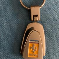 Portachiavi con logo Ferrari
