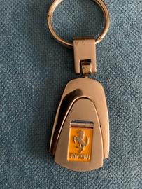 Portachiavi con logo Ferrari