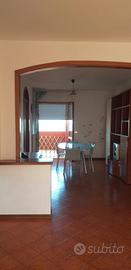 Ampio vista mare con box auto vicino all'ospedale