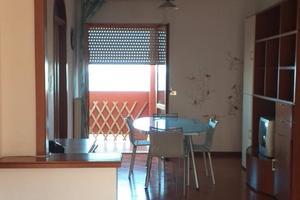 Ampio vista mare con box auto vicino all'ospedale