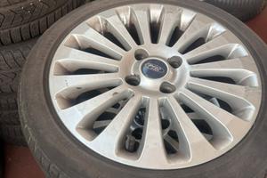 Cerchi e gomme ford fiesta