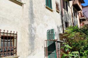 Casa indipendente di 180 m² con più di 5 locali e 