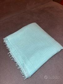 foulard azzurro leggero