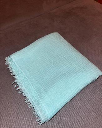 foulard azzurro leggero