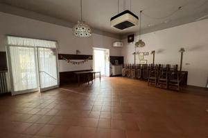 NEGOZIO A LONATO DEL GARDA