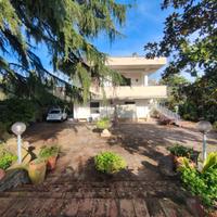 Rif.29 Velletri Villa Unifamiliare Con Giardino