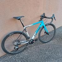 Bici da corsa Factor 02 disc