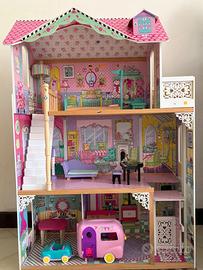 Wooden Dollhouse with Furniture and Accessories